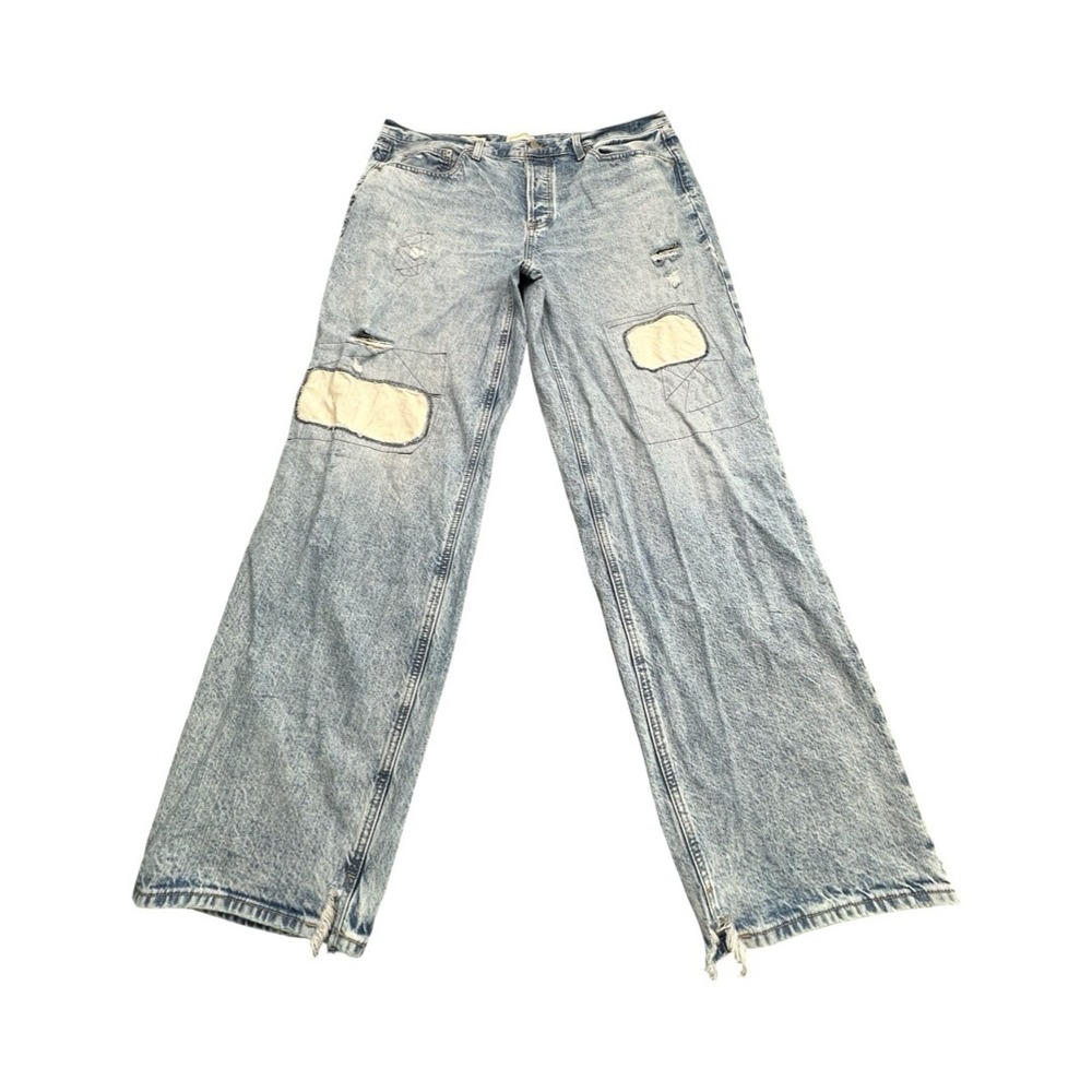 Universal Thread Jeans Womens 16R Light Blue 90s Baggy Mid Rise Distressed Patch